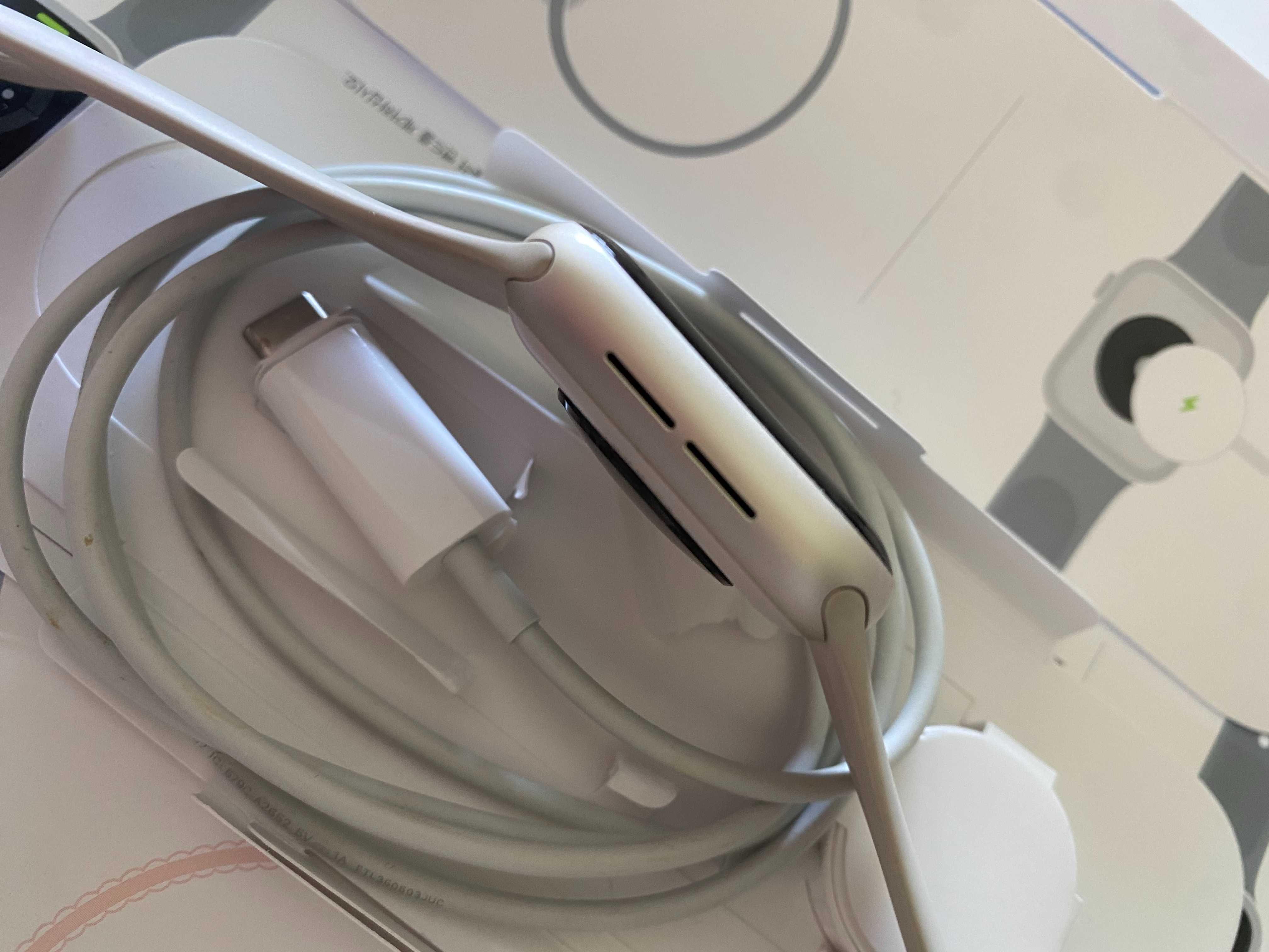 Apple Watch SE 40mm Gen 2 Starlight GPS