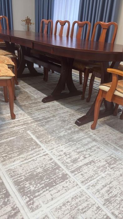 Стол со стульями