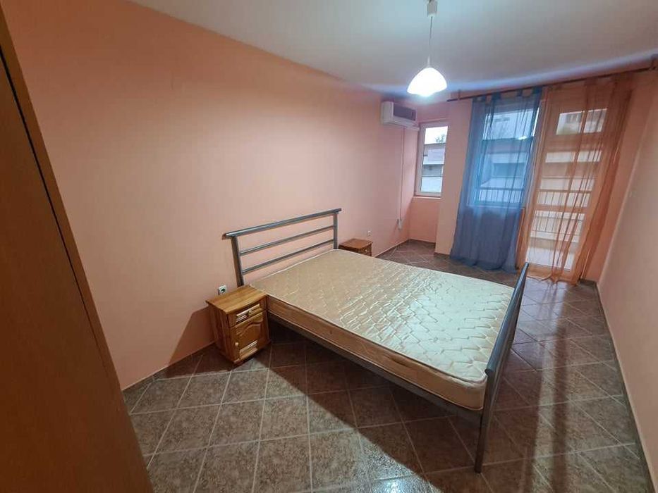 Дава се под наем Двустаен апартамент в Бургас, Изгрев - 67 кв.м за 178.5 € - Снимка #2