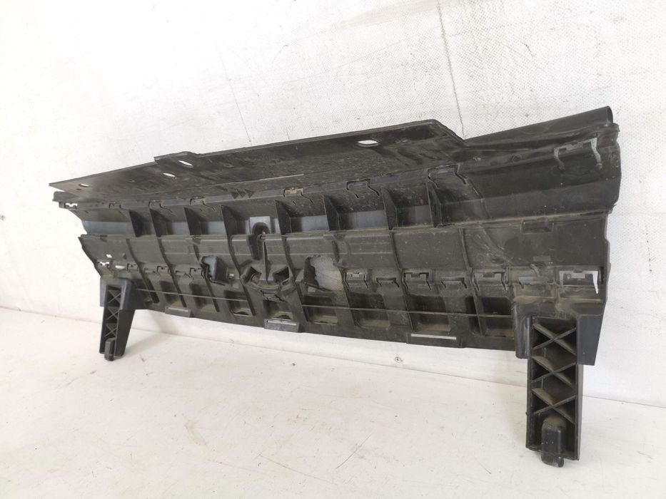 Оригинален Радиаторен Държач / Radialen Darzhach Volkswagen Caddy Ориг