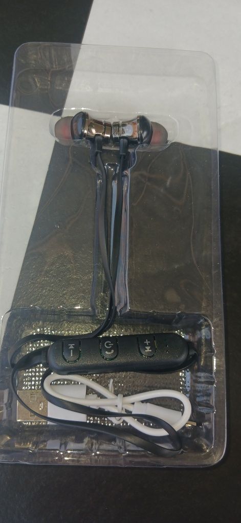 Bluetooth naushnik