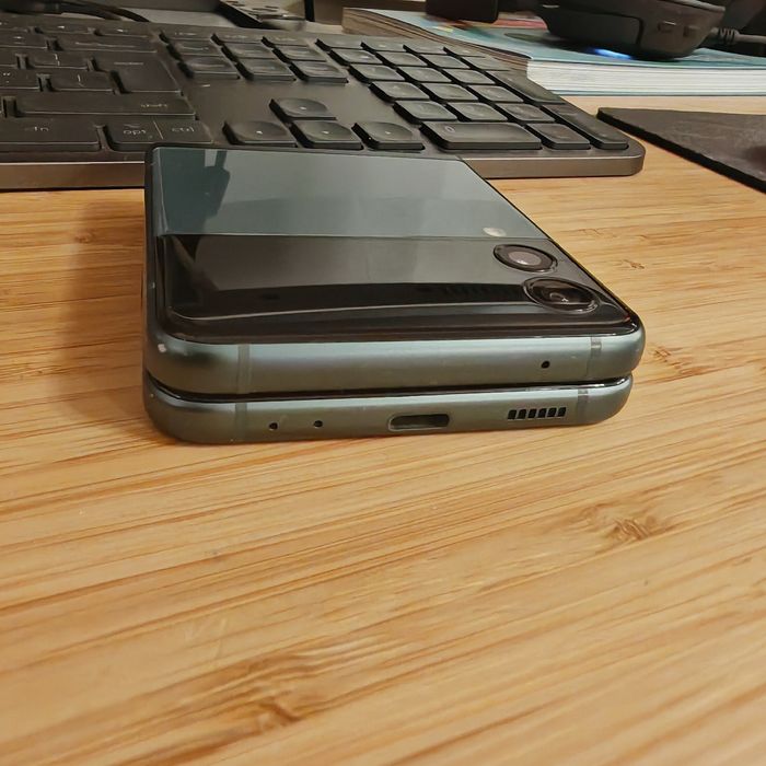 Telefon Samsumg Flip 3 128Gb Green