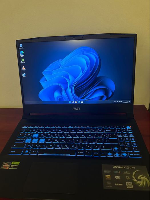 MSI Bravo 15C7V / Ryzen 7 7735HS /RTX 4050