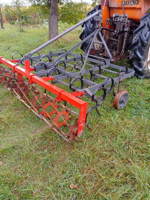 Combinator agricol cu tăvălug