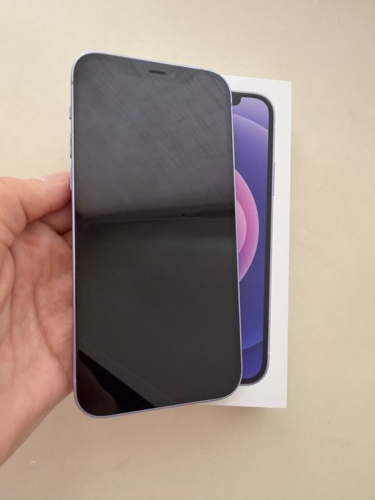 Продам iPhone 12