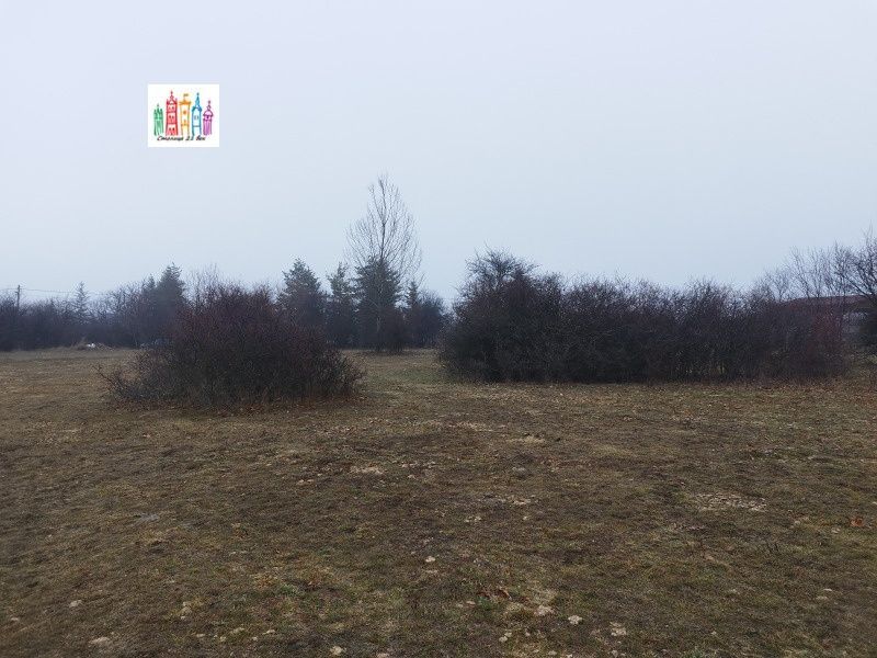 Продавам парцел в с. Вакарел
