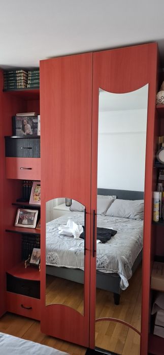 Vand dulap pret usor negociabil