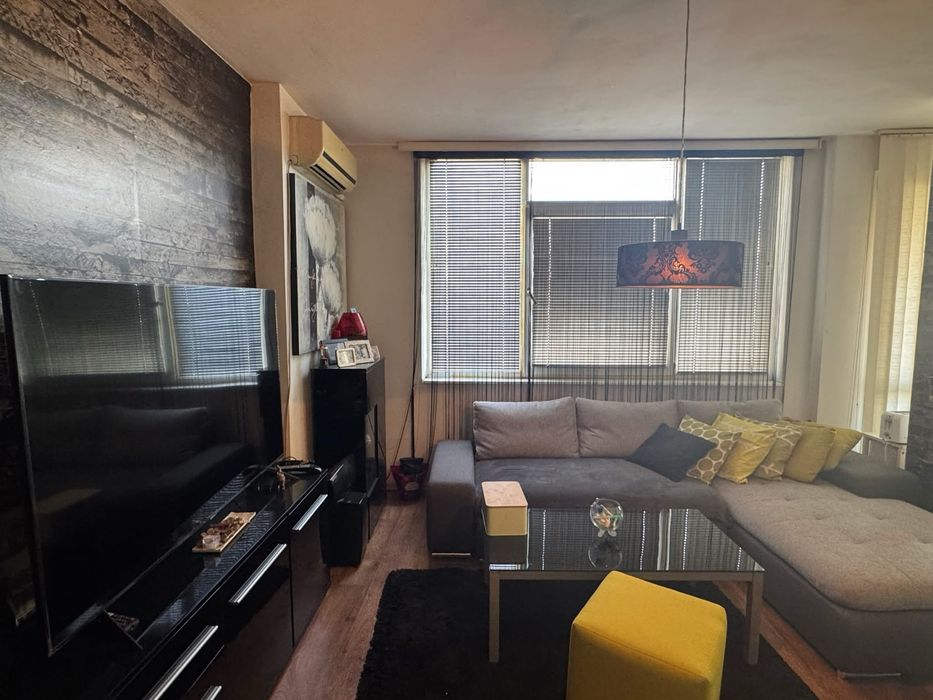 Двустаен Тухлен Апартамент , Обзаведен и Газифициран , кв. Запад 1