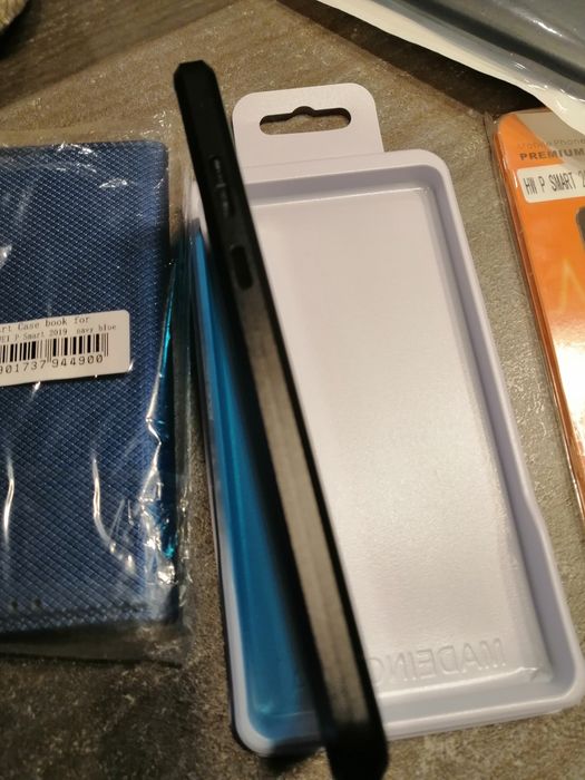 Продавам калъфи за Huawei P smart