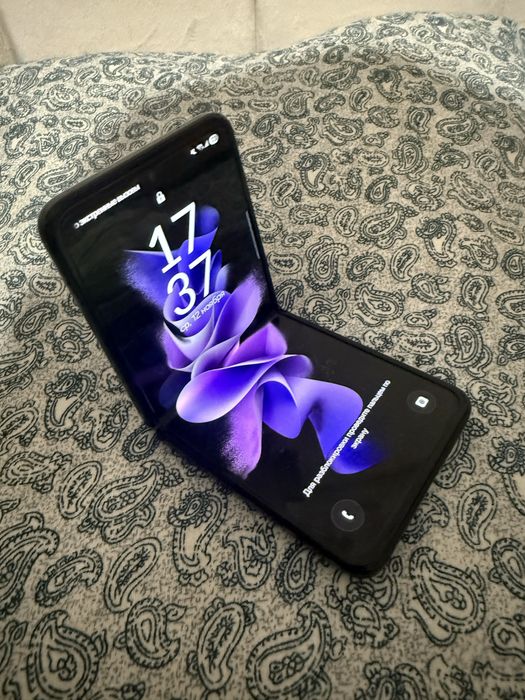 Z flip 3 5G 128 обмен!