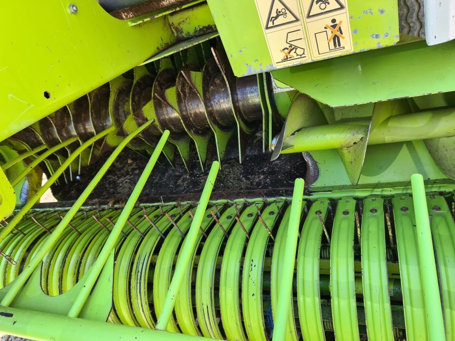 Presa de balotat,balotiera rotunda Claas rollant