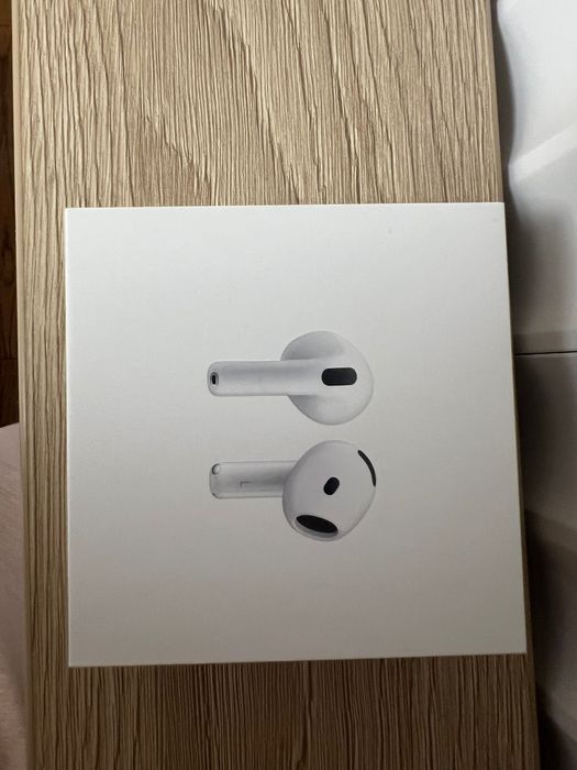 APPLE AirPods 4.
