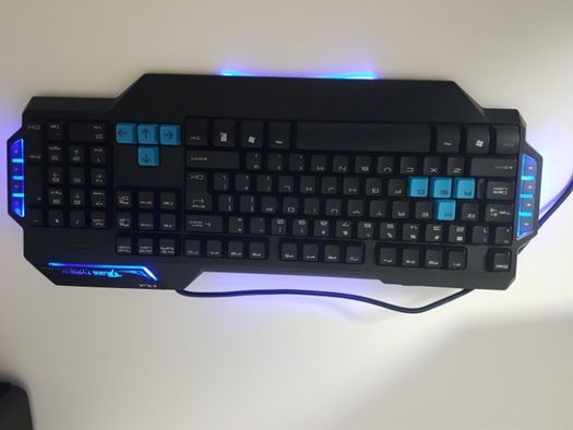 Tastatura USB cu lumini