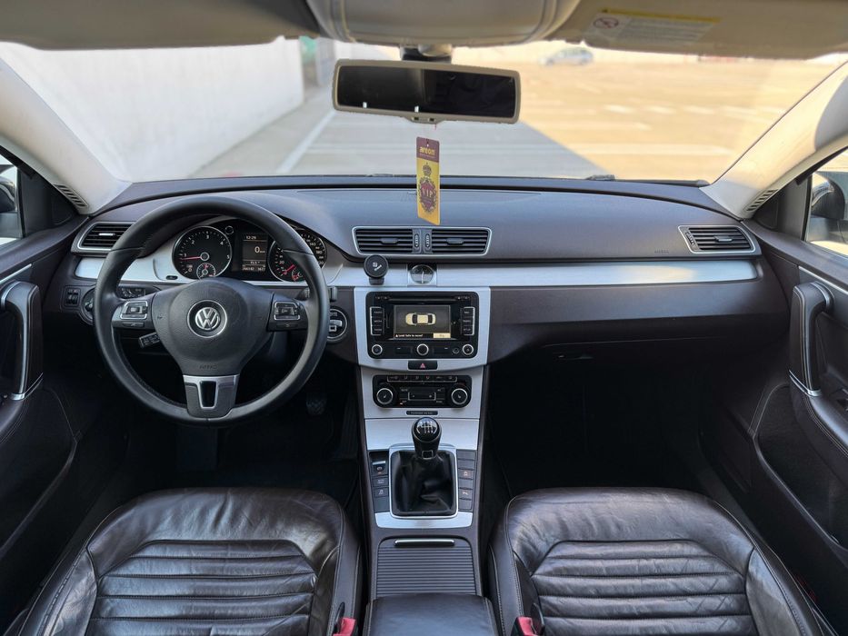 Volkswagen Passat B7 2011 Trapa, Navi, Piele, Incalzire scaune,inscris