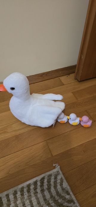 Интерактивна мама патица