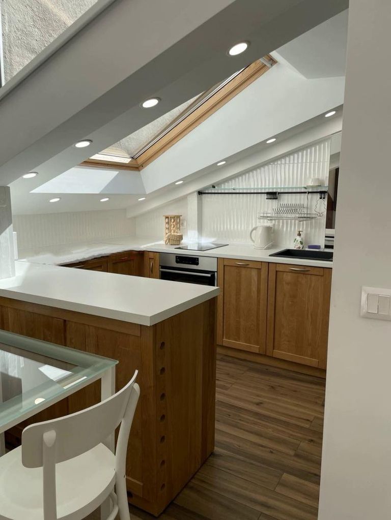 Дава се под наем Двустаен апартамент в София, Център - 55 кв.м за 750 € - Снимка #1