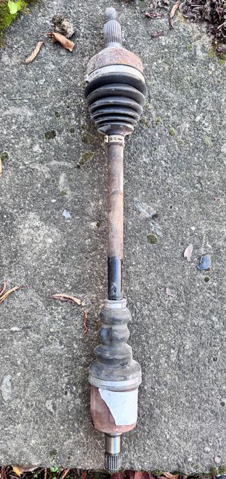 Продавам лява полуоска за Honda Jazz (2010 г.)