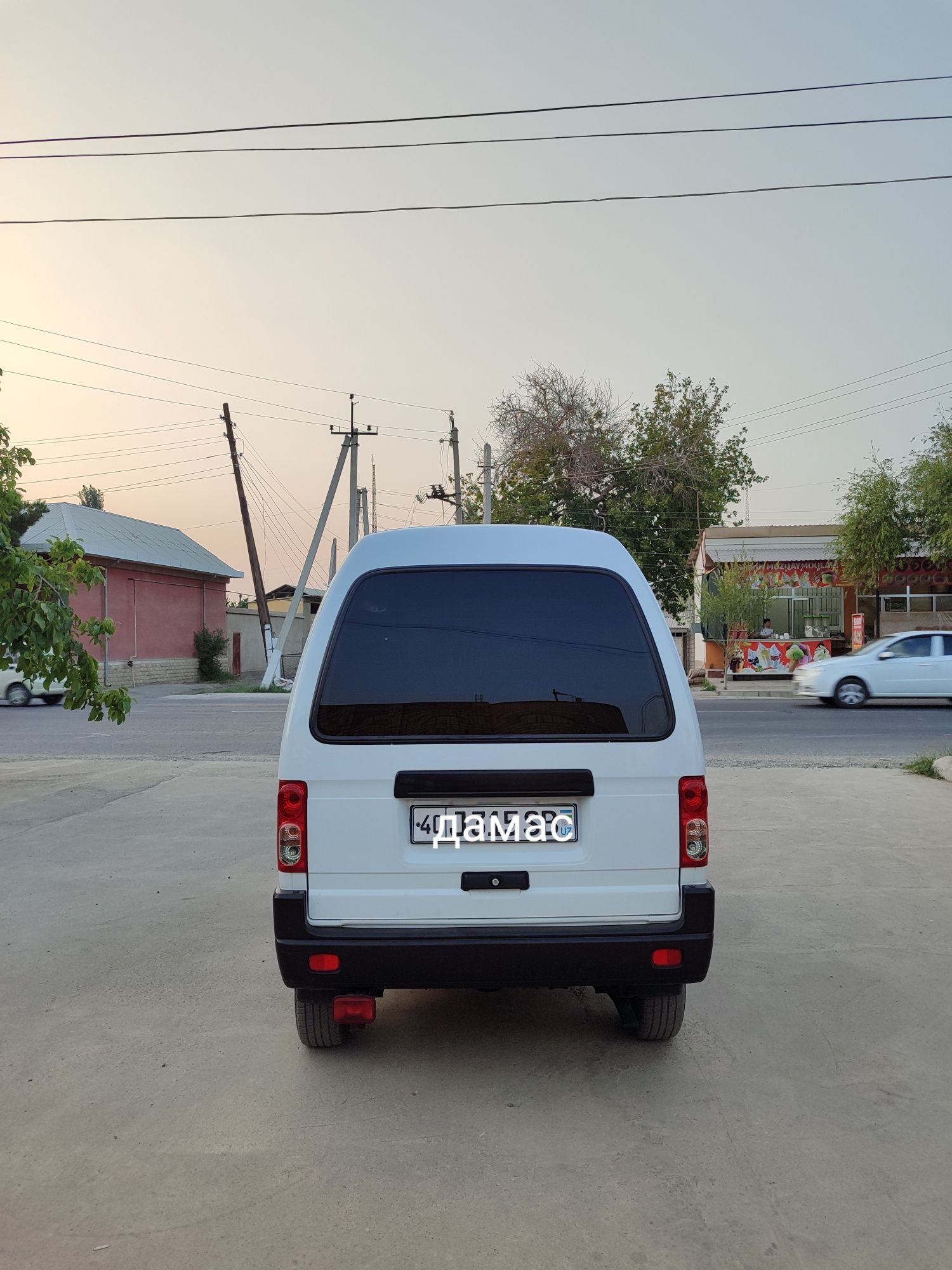 Дамас авто сотилади