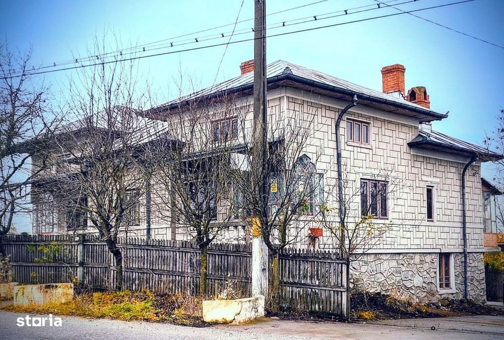 Proprietar  vând casă cu 7 camere în Diculești, teren 2267 mp