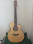 gitara deyarli yangi