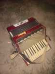 Vând acordeon în stare buna