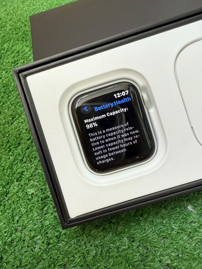 Смарт часовник Apple Watch Nike SE, 40mm Silver