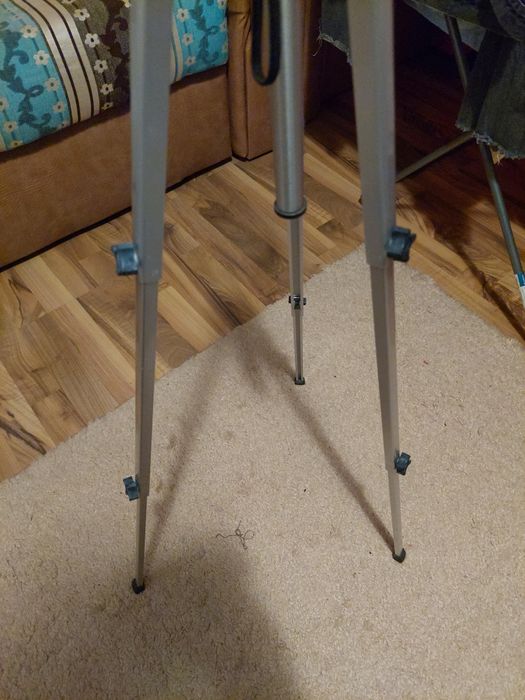 Trepied pentru aparat foto sau camera Velbon ke-3