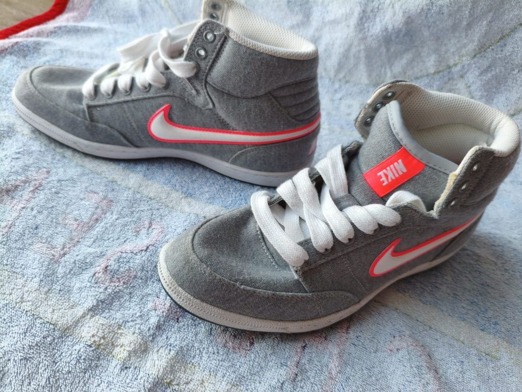 Papuci Nike mărimea 38.5
