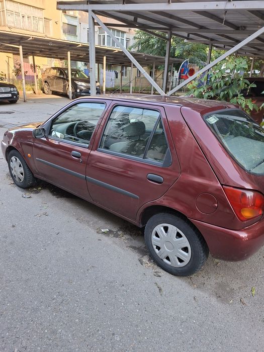 Vând Ford fiesta