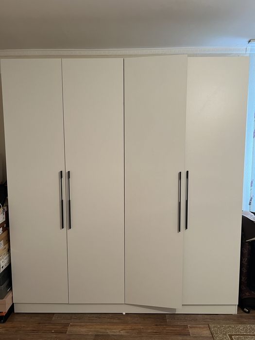 Продается шкаф для спальней комнаты