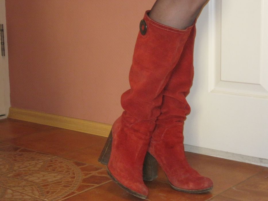Стильные замшевые сапоги Италия