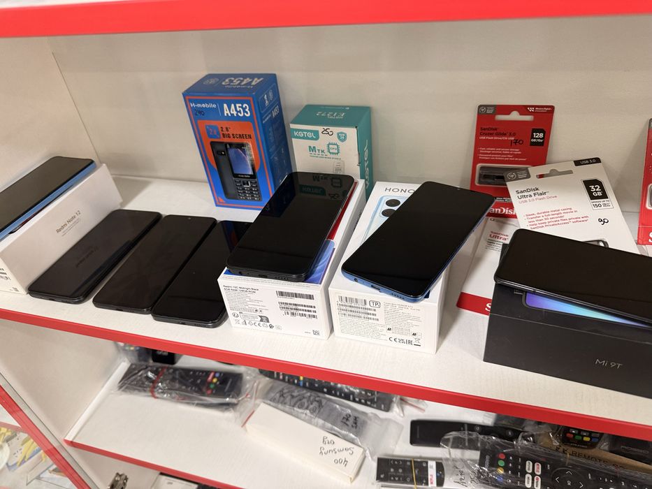 Телефонла сотилади.  Хаммаси б/у.