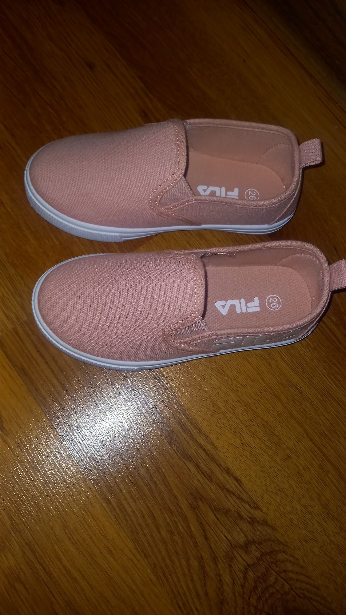 Детски розови платнени обувки Fila