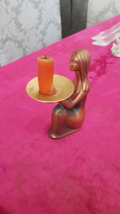 Продаются разные хрустальные фигурки, антикварные вазы, ложки, тарелки