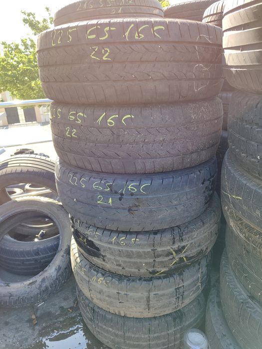 Vând cauciucuri 225 65 R16C și 215 60 R17C