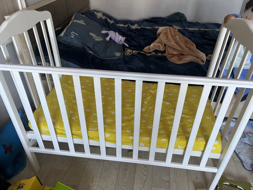 Продам кроватку детскую Алита 3/5 белый
