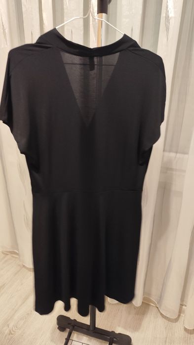 Черна рокля от H&M