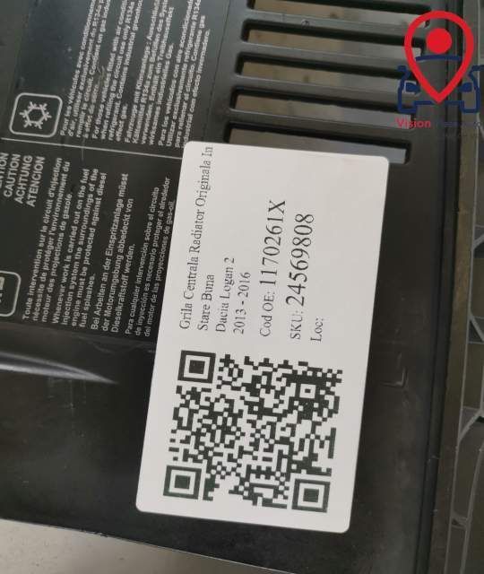 Grila Centrala Radiator Originala In Stare Buna Dacia  Logan  2 [2013