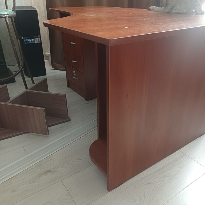 Стол компьютерный