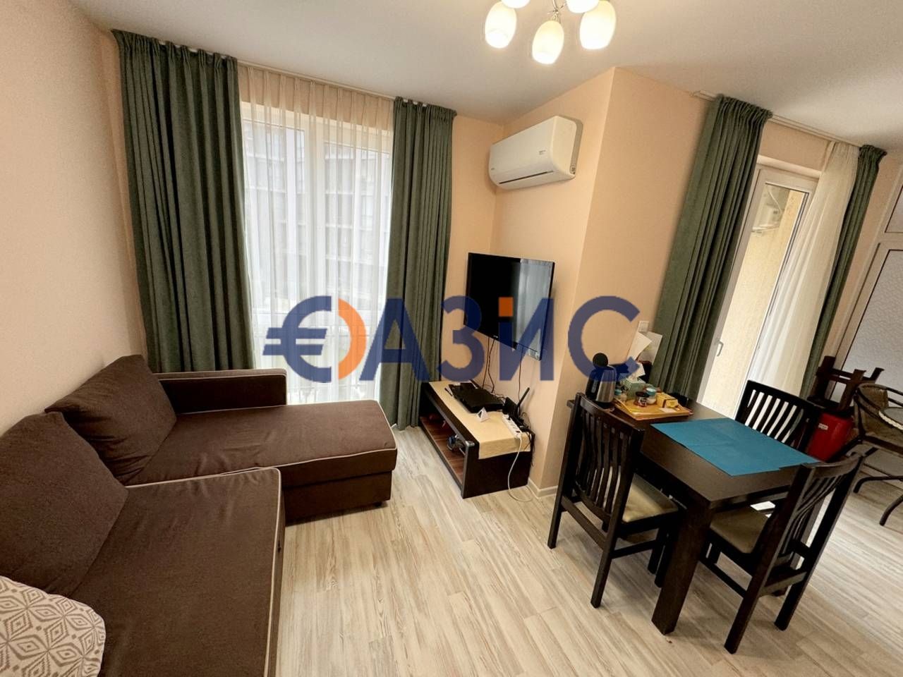Продава се Тристаен апартамент в к.к. Слънчев бряг - 70 кв.м за 1199 €/кв.м - Снимка #1