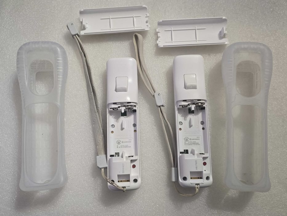 Kit Controller Nintendo Wii Remote Alb RVL-003 huse protectie,  curele
