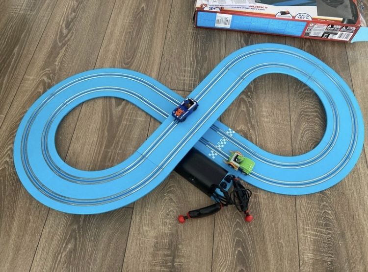 Pista masinute electrice Carrera Paw Patrol