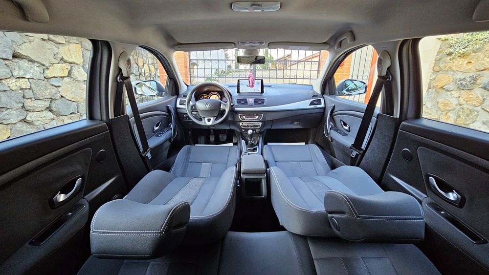 Renault Megane 3 1.9 D [Navigatie , Keyles Go] NR VALIBILE