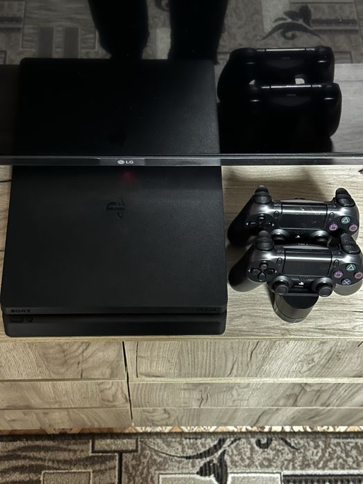 Продам Sony PlayStation 4 Slim 1 TB