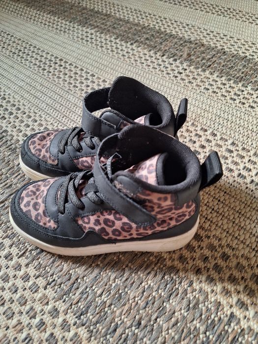 Vând adidasi fete mărimea 29, marca H&M, imprimeu leopard