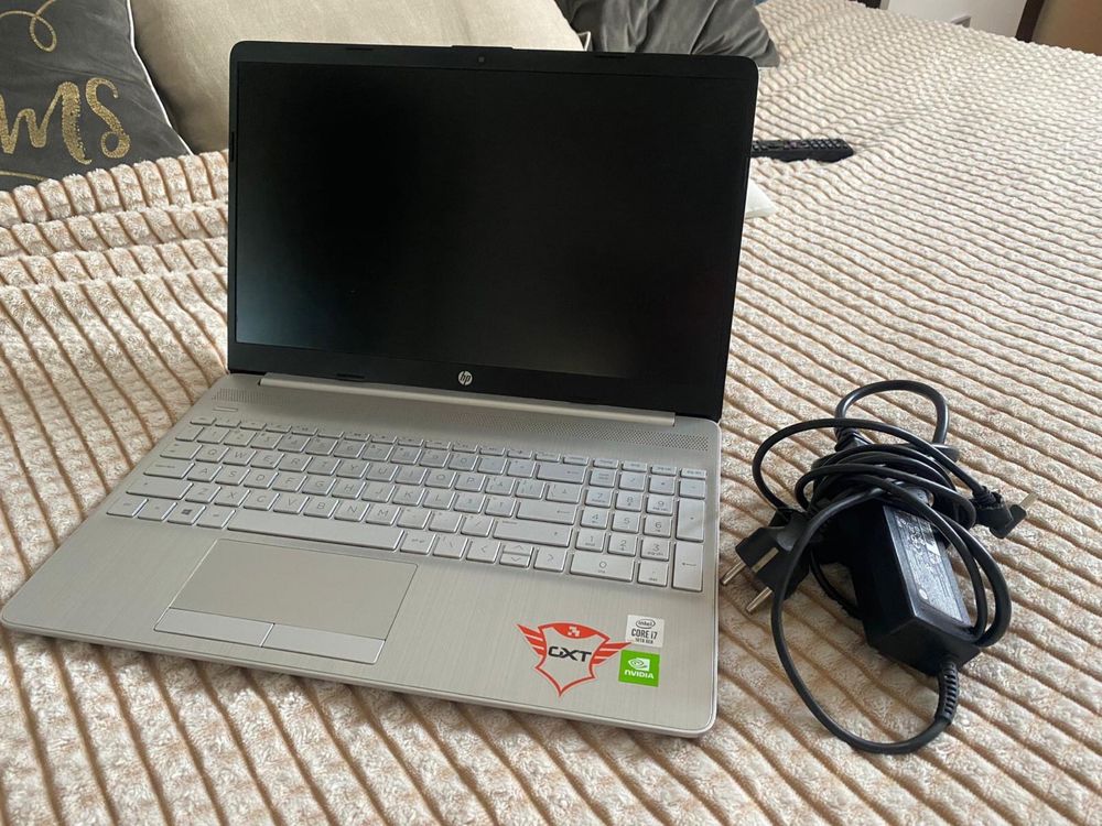 Laptop HP i7 1065G7