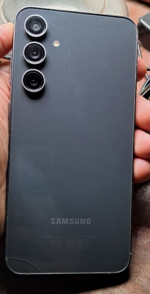 Samsung S23 FE...
