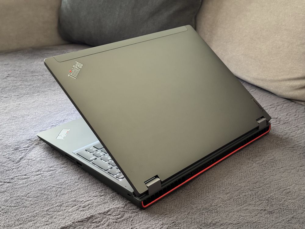 16’QHD+/i7-12850HX/Tinkpad P16 Gen1/32GB DDR5/512GB SSD/RTX A1000