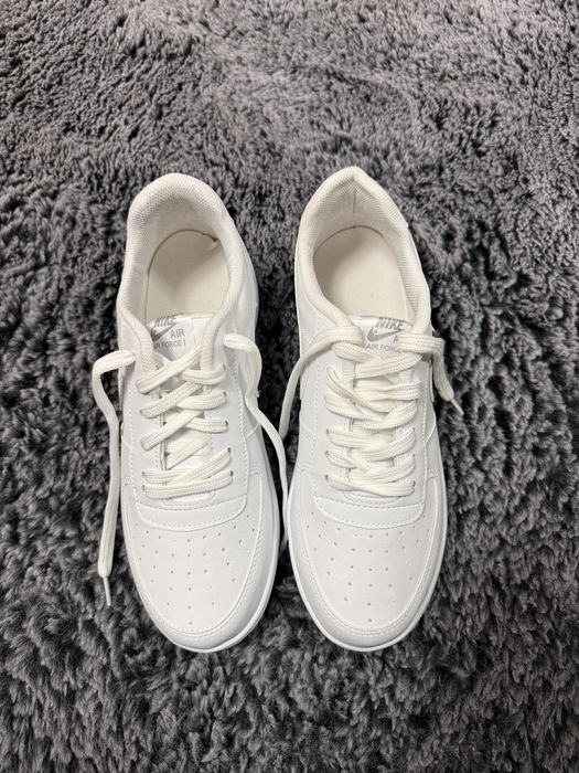 Мъжки бели кецове nike