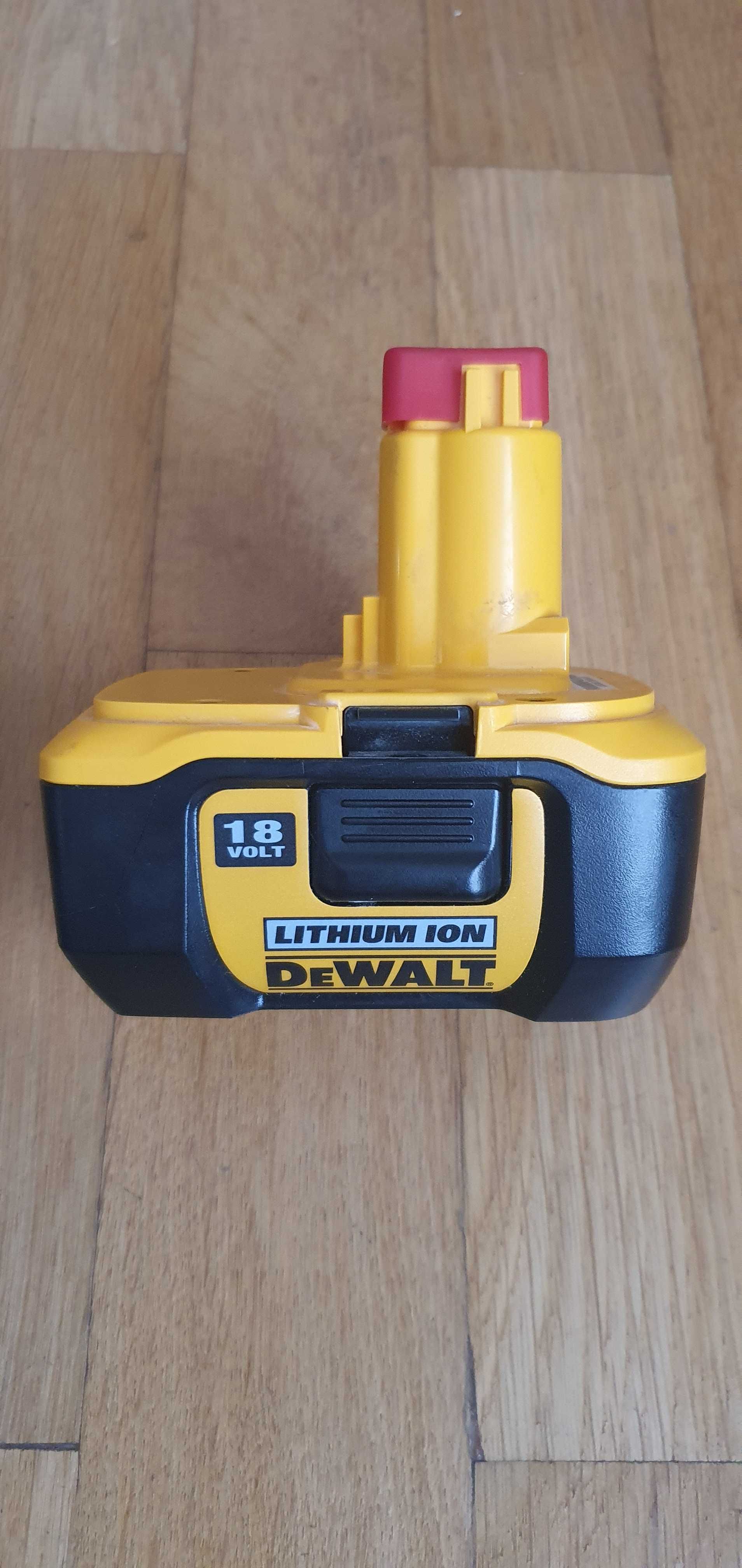 Incarcator acumulatori dewalt nou sau folosit